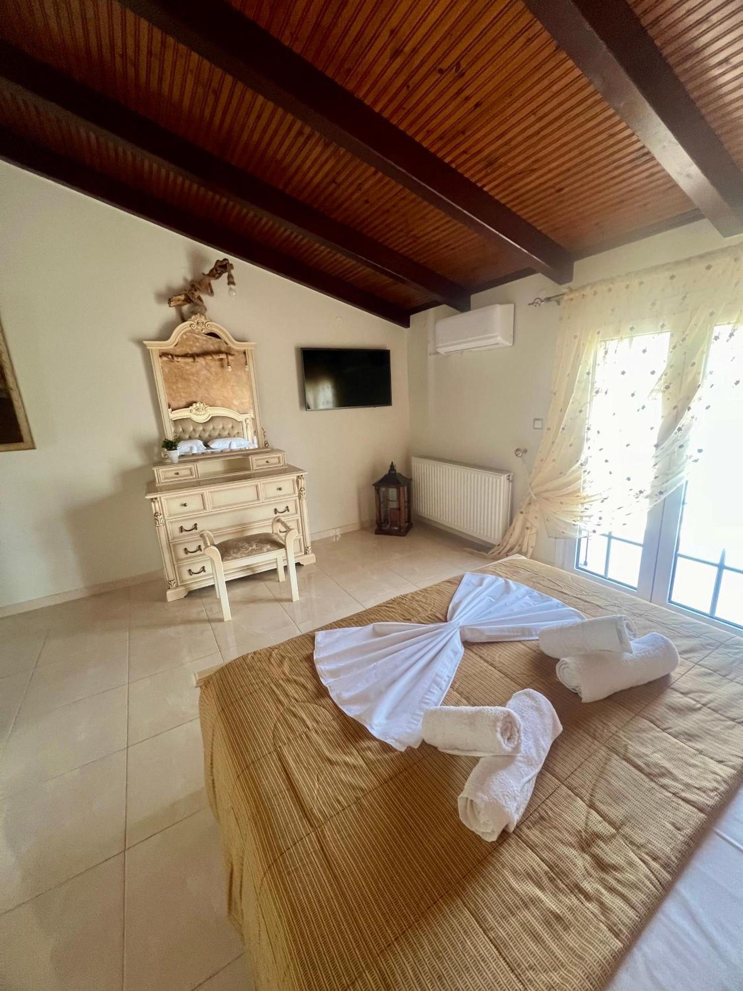 Liberis Loft Suite Argostoli  Ngoại thất bức ảnh